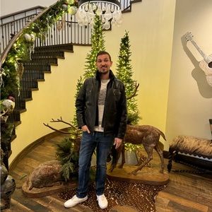 Meet your Posher, Justin